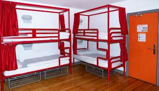 Хостелы Galway City Hostel Голуэй Спальное место в общем номере для мужчин и женщин с 12 кроватями-5