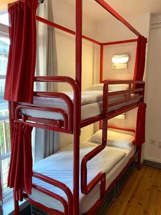 Хостелы Galway City Hostel Голуэй Кровать в общем 4-местном номере для мужчин и женщин-13